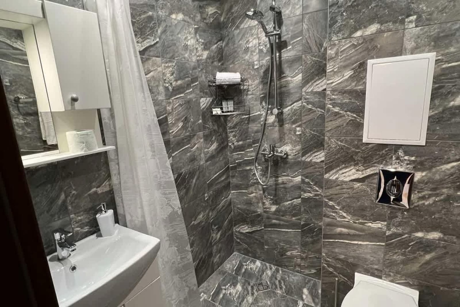 Апартамент Комфорт 2 близо до летището - Photo 11