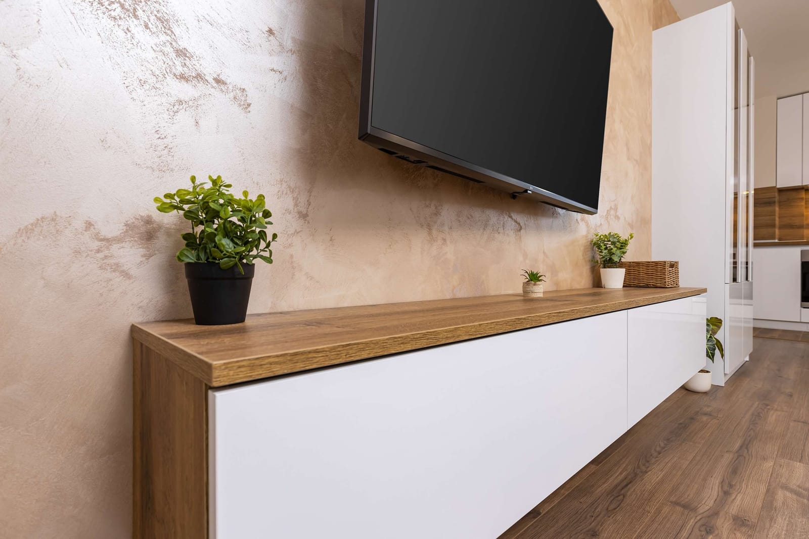 The Cozy Nest - Modern 1BR with Balcony - Photo 19