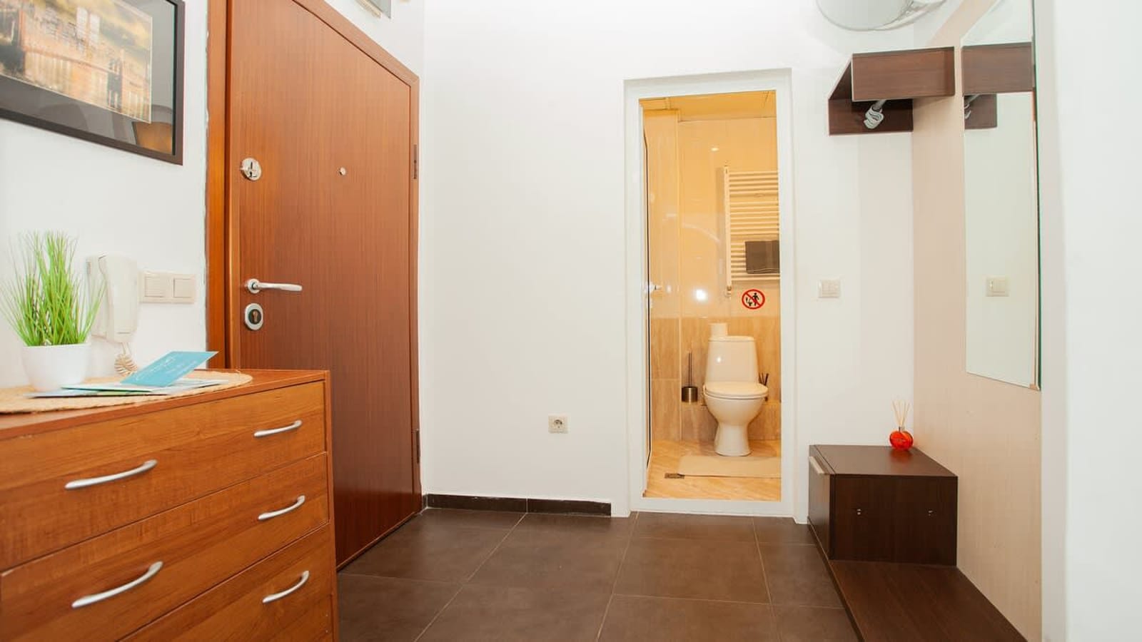 River Apartment - Photo 12