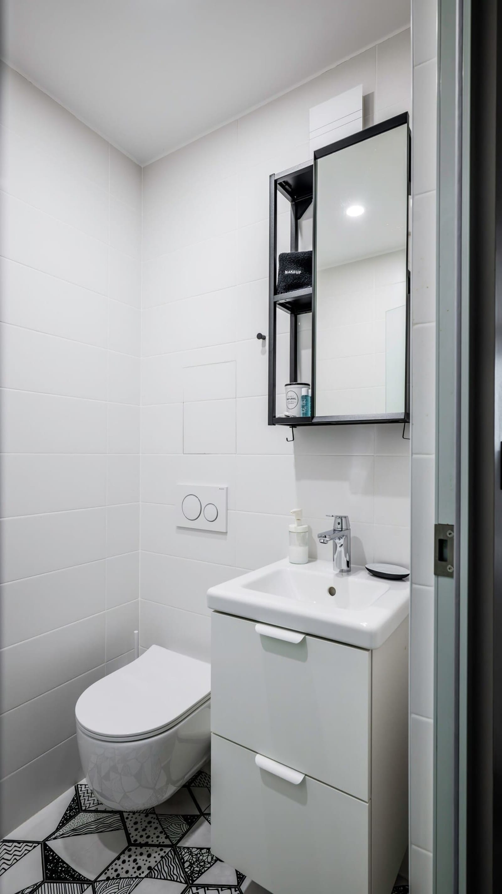 Quiet 2 BDR Comfort Near NDK + Workspace - Photo 22