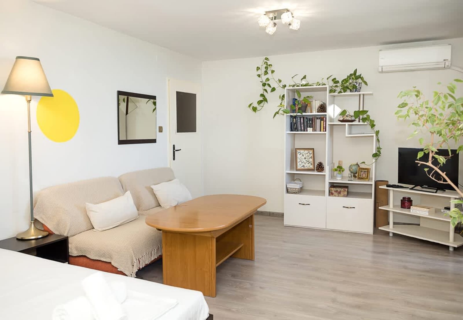 Cozy Sea-View Flat with Balcony in Galata, Varna - Photo 8