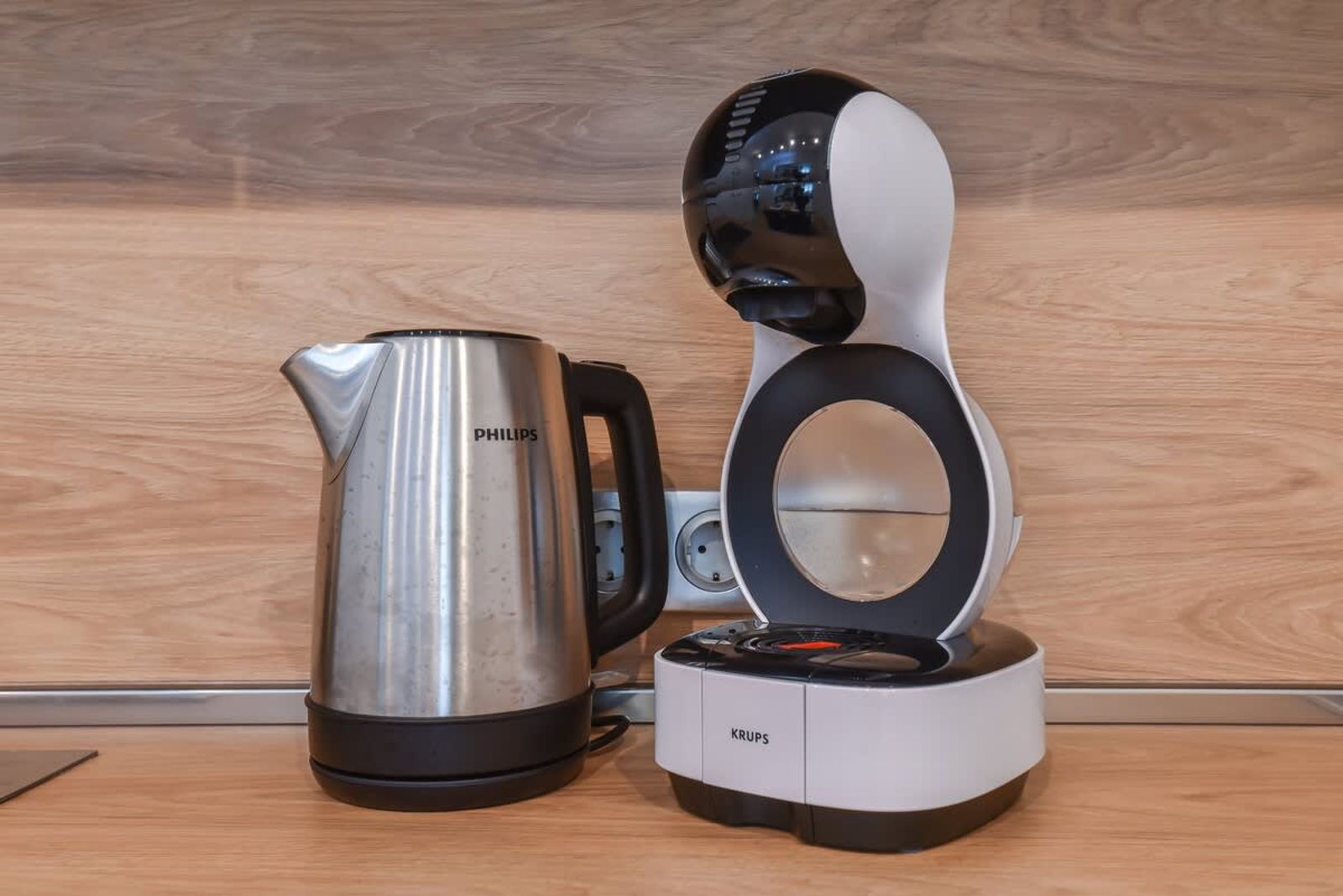 Smart &amp; Modern 2-BDR Flat - TOP Location in Sofia - Photo 16