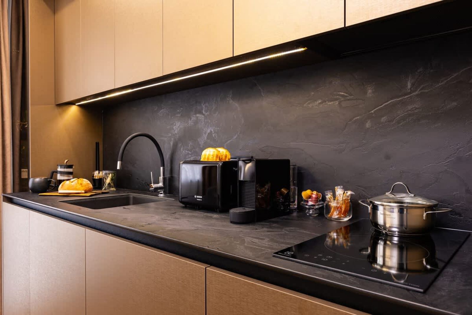 Happy People 2BD, Central Plovdiv - Photo 12