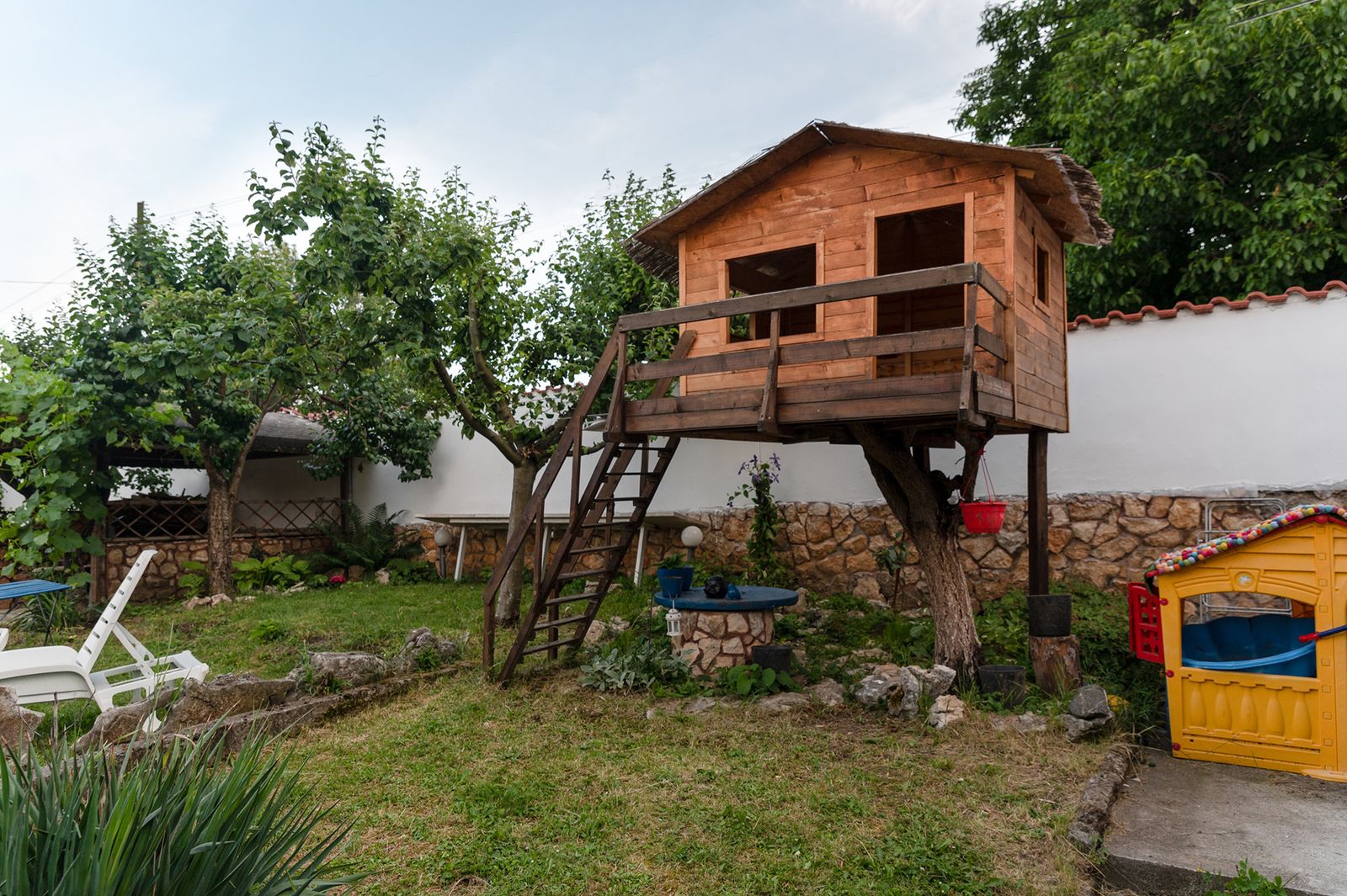 Modern and Cinematic Villa in the area of Sofia - Photo 31