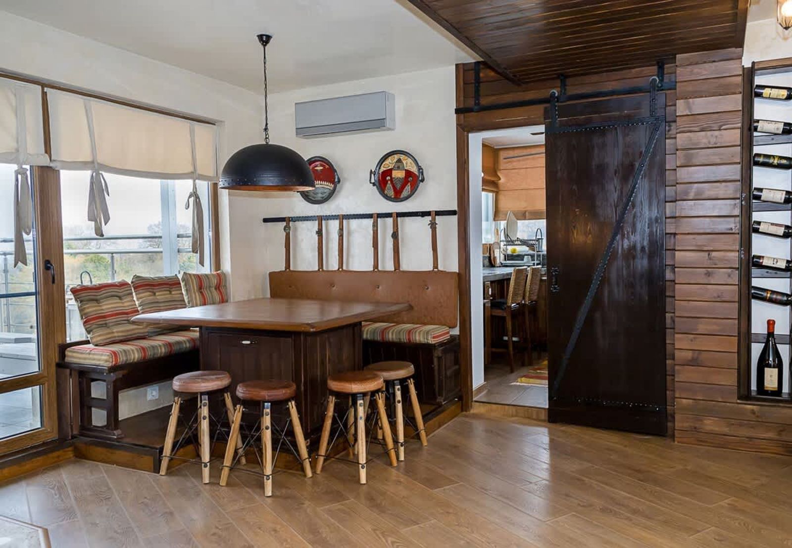 Modern Comfort &amp; Vintage Charm with Panoramic View - Photo 2