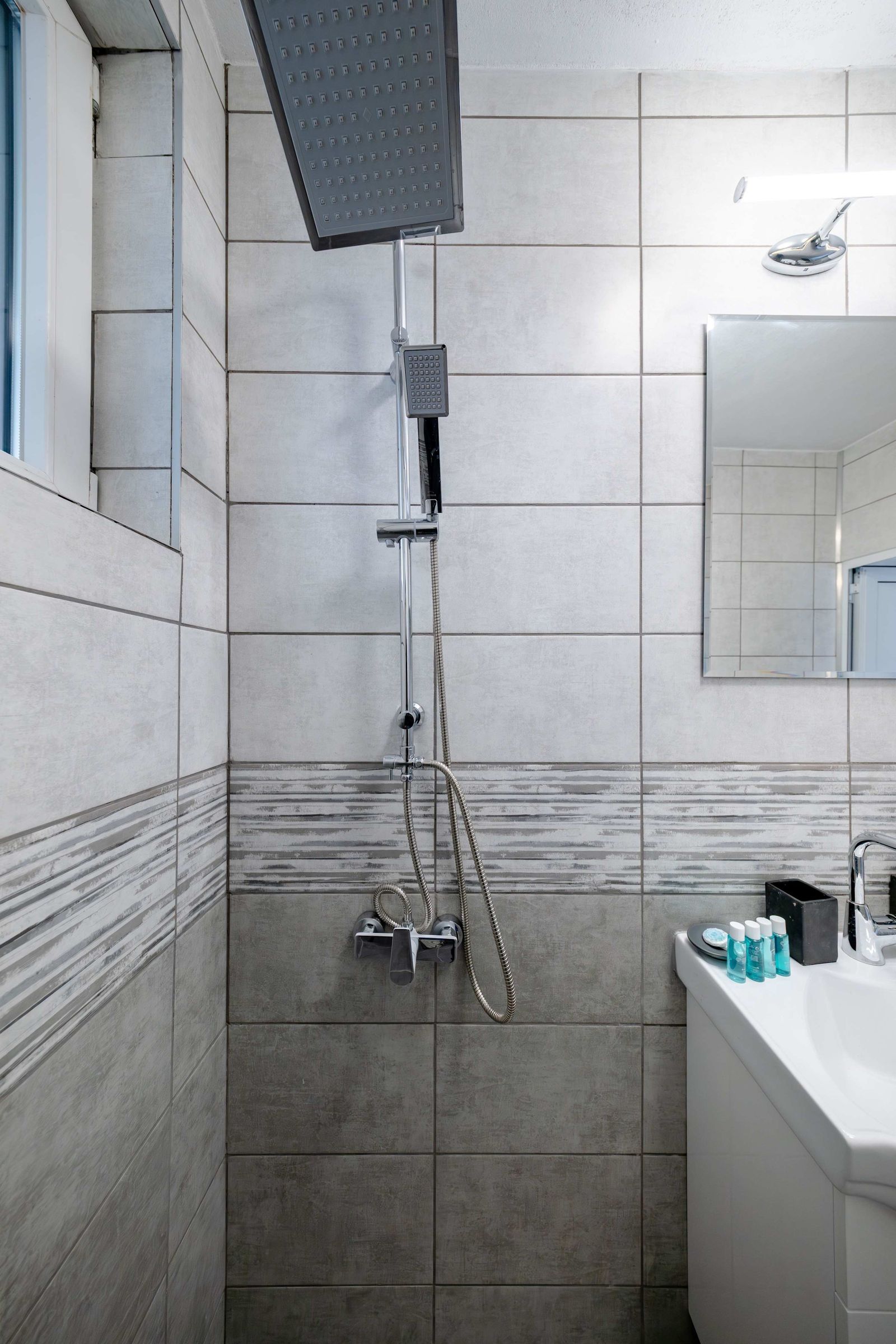 1BR Flat Steps from Metro and Tram Stops - Photo 20