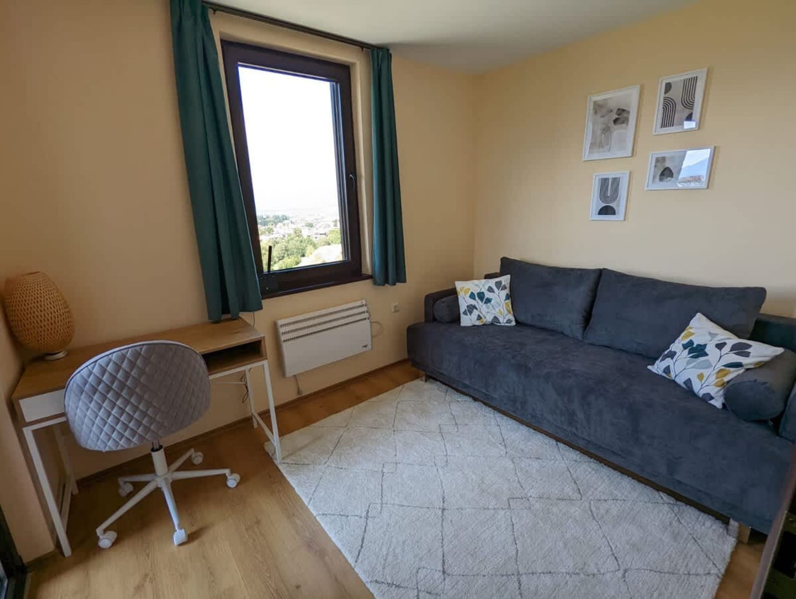 Stylish 2BD Apartment with Panoramic Mountain View - Photo 11