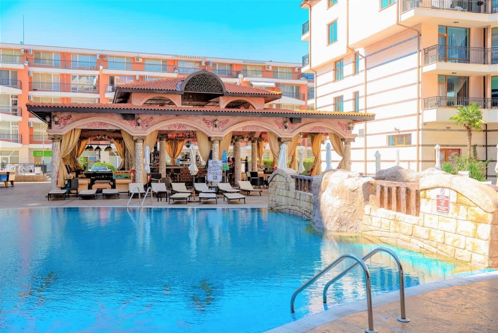 Cozy Karolina  Pool viev apartment - Cover Photo