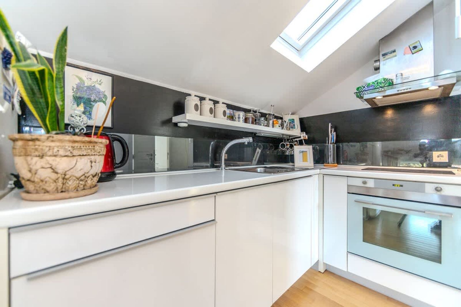 Cozy Flat - Perfect Location - Photo 4