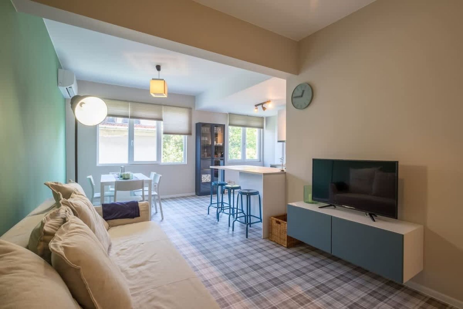 Enjoy The Ride | 2-BDR Lozenec Central Apartment - Cover Photo