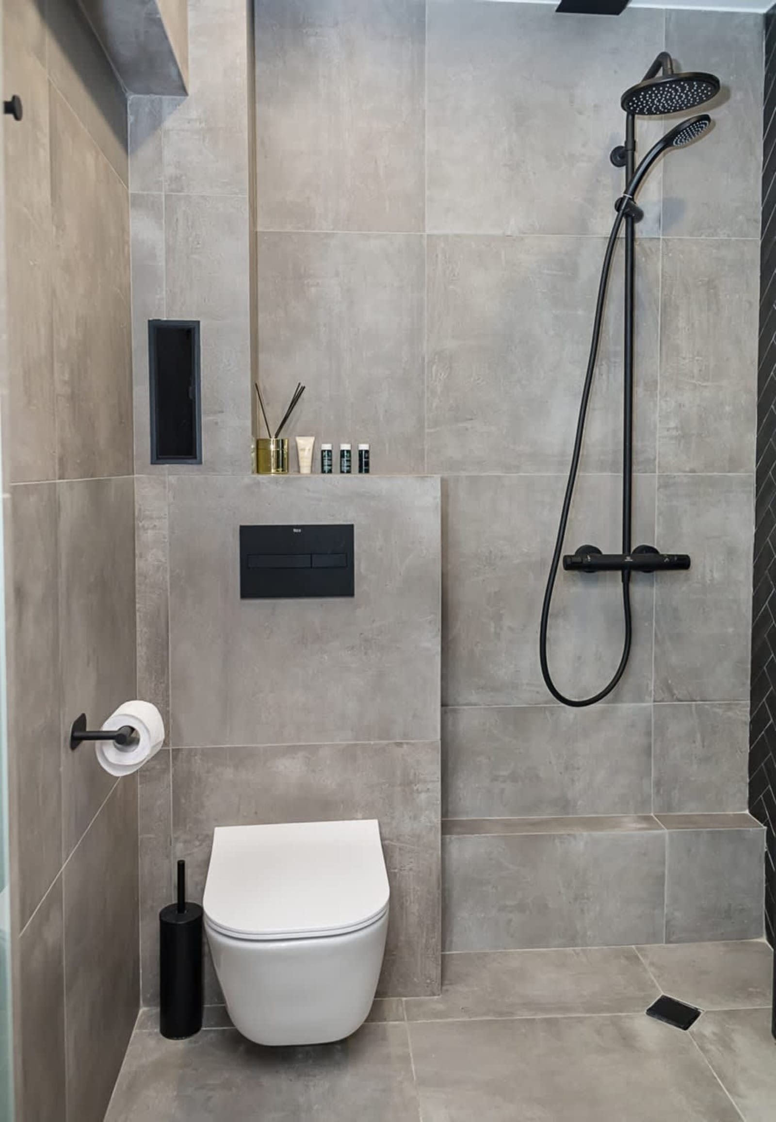 Stylish Maisonette Just Steps from the Sea Garden - Photo 15