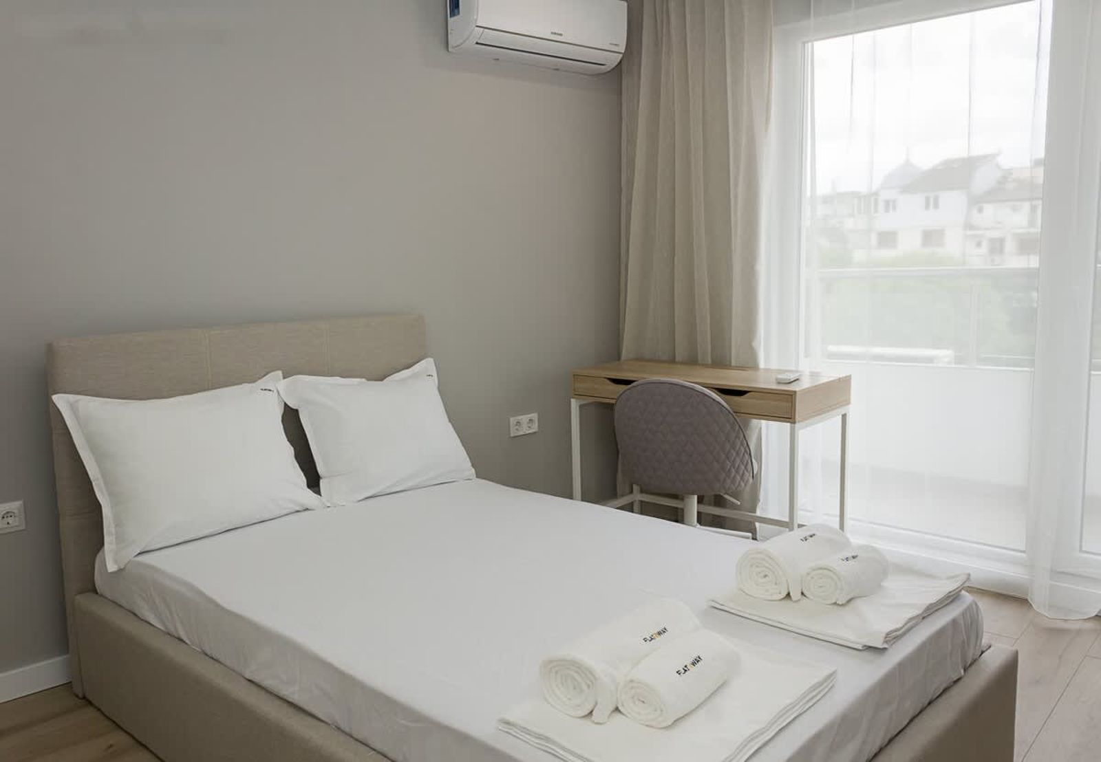 Sea Garden Varna - 2BD Flats with Desk &amp; Balcony - Photo 4