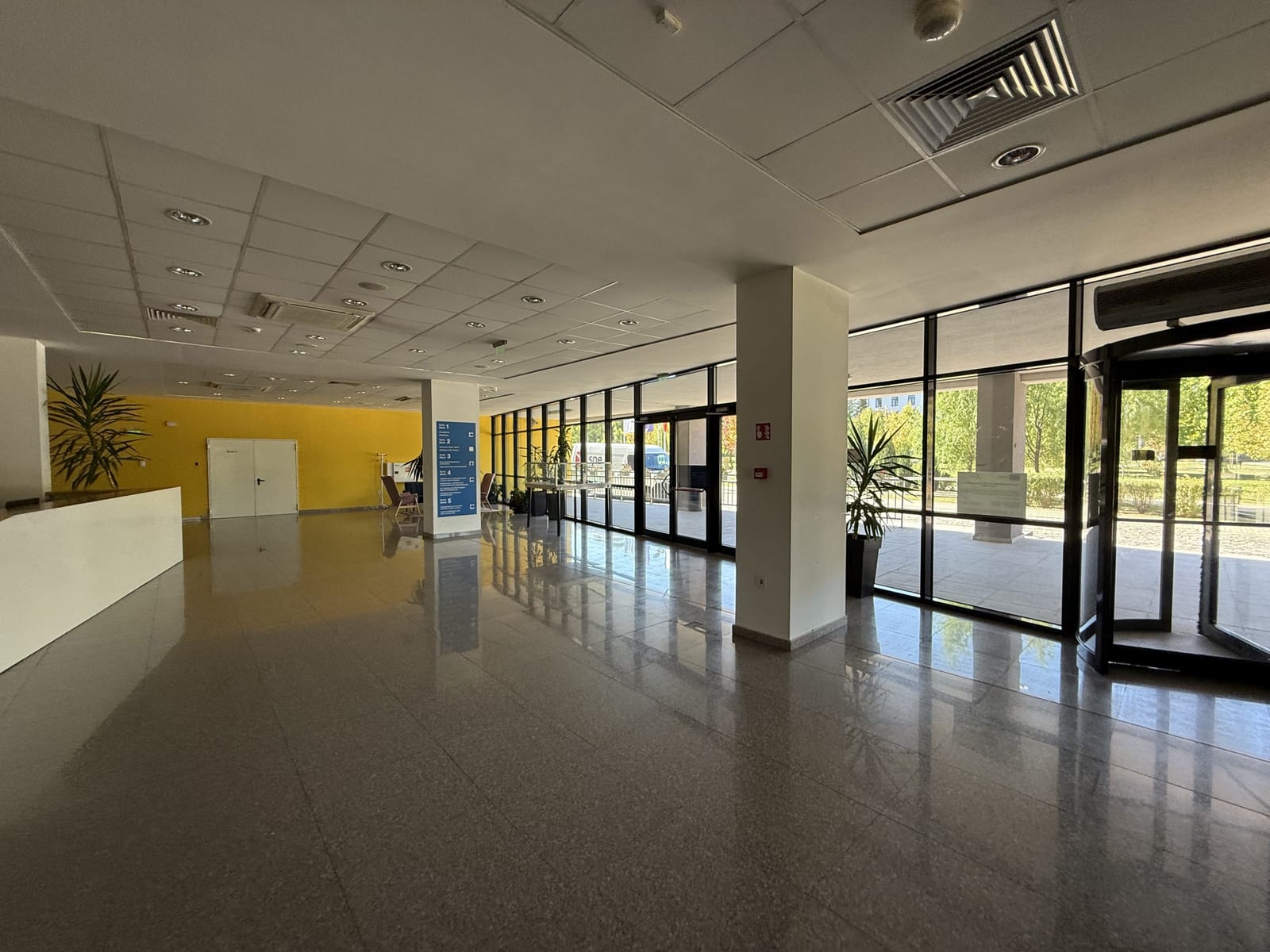 Modern Laboratory with a foyer in Sofia Bulgaria - Photo 10