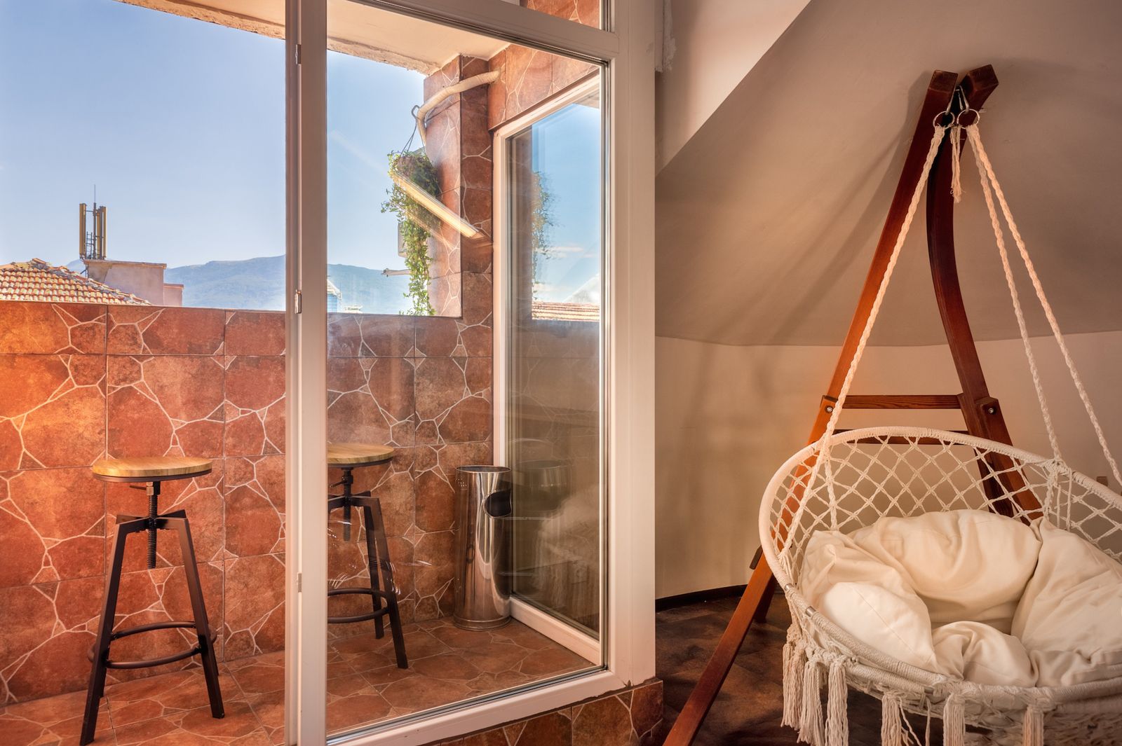 Modern Old Style Co-working space in Sofia - Photo 10