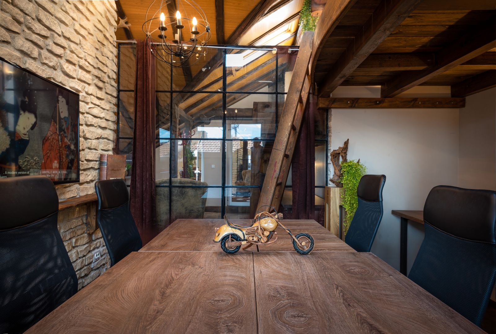 Modern Old Style Co-working space in Sofia - Photo 9