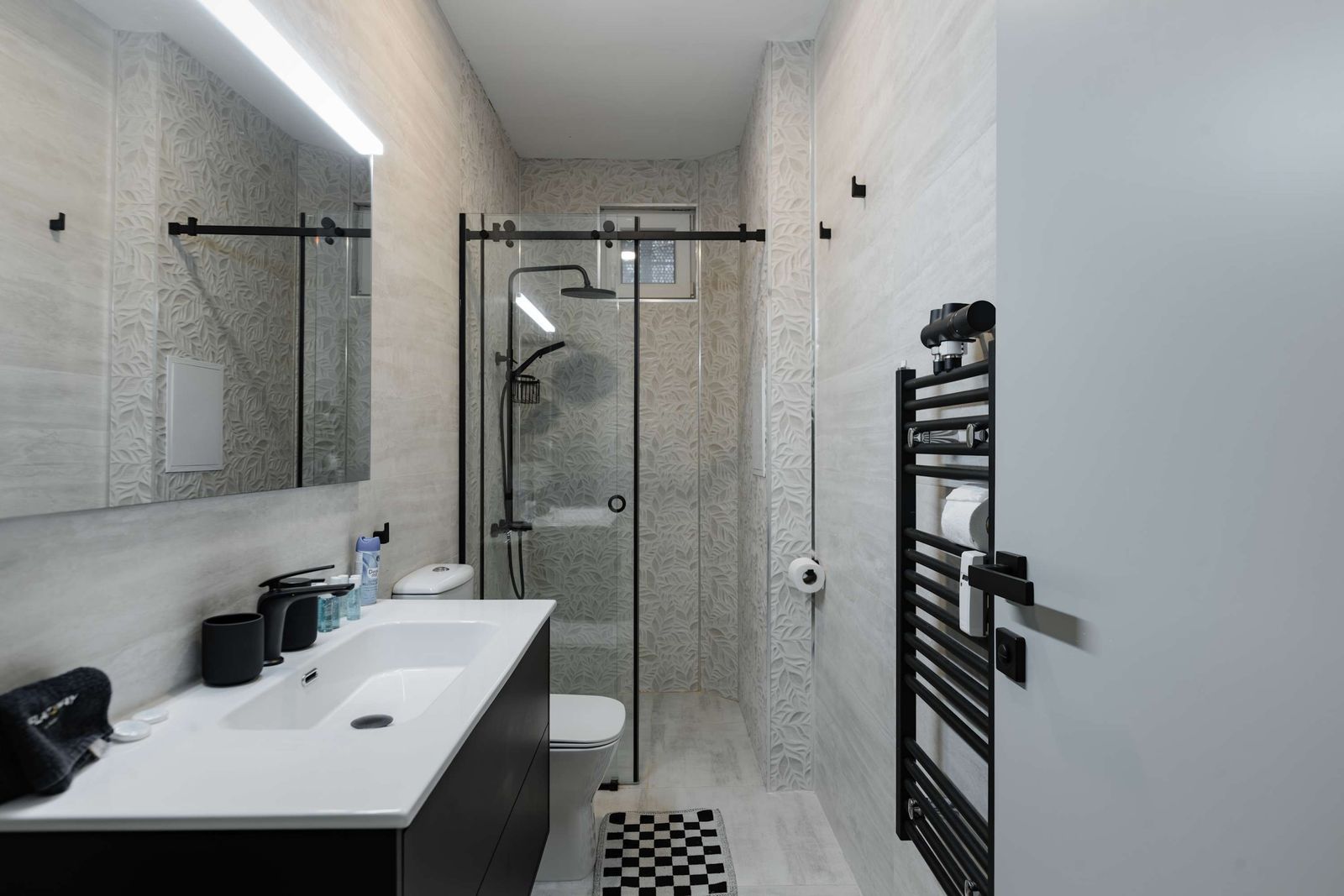 Modern 2BR in the Heart of the City - Photo 20