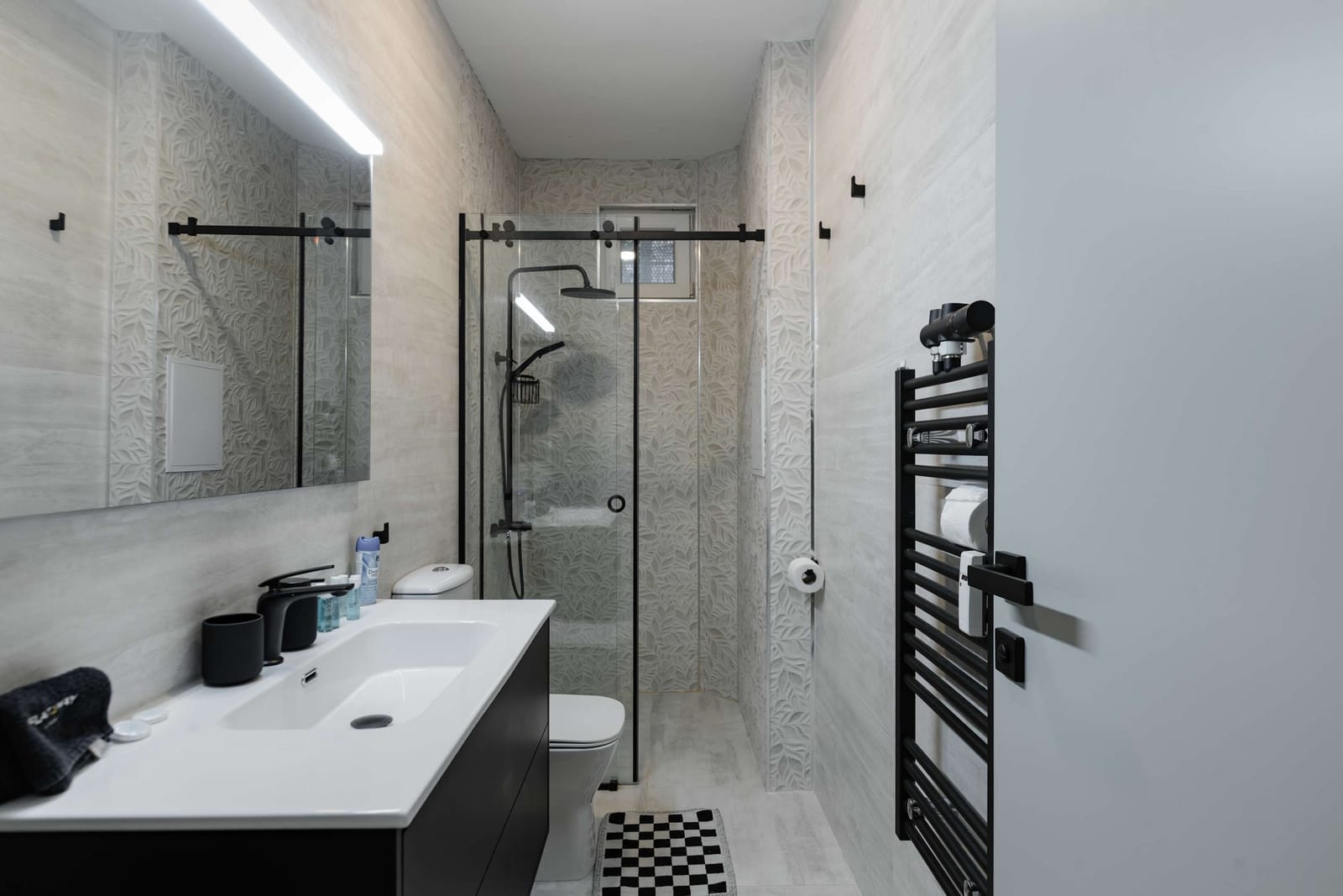 Modern 2BR in the Heart of the City - Photo 20