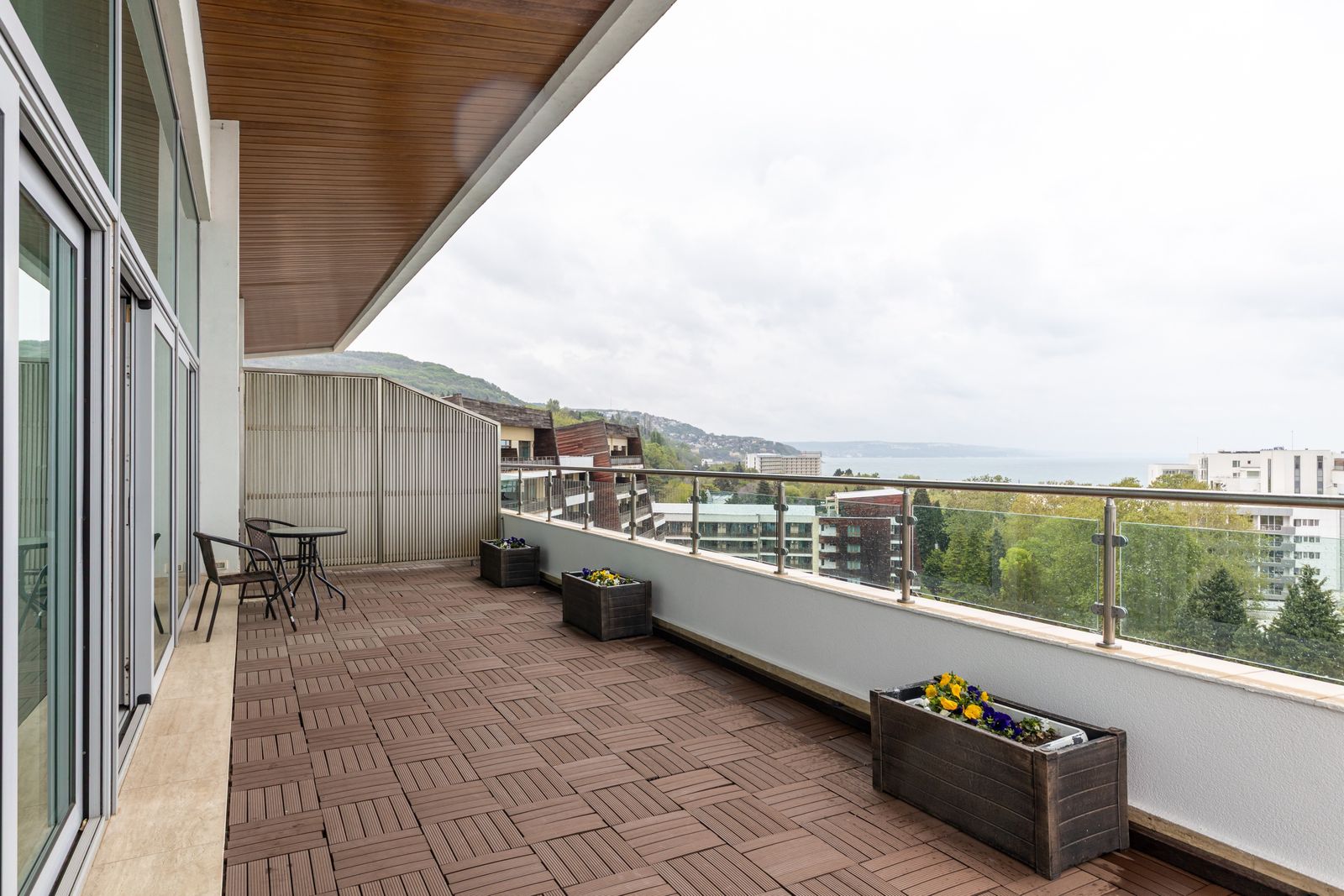 Corner Penthouses: Sunset &amp; Sunrise in The Flamingo Grand Hotel - Photo 4