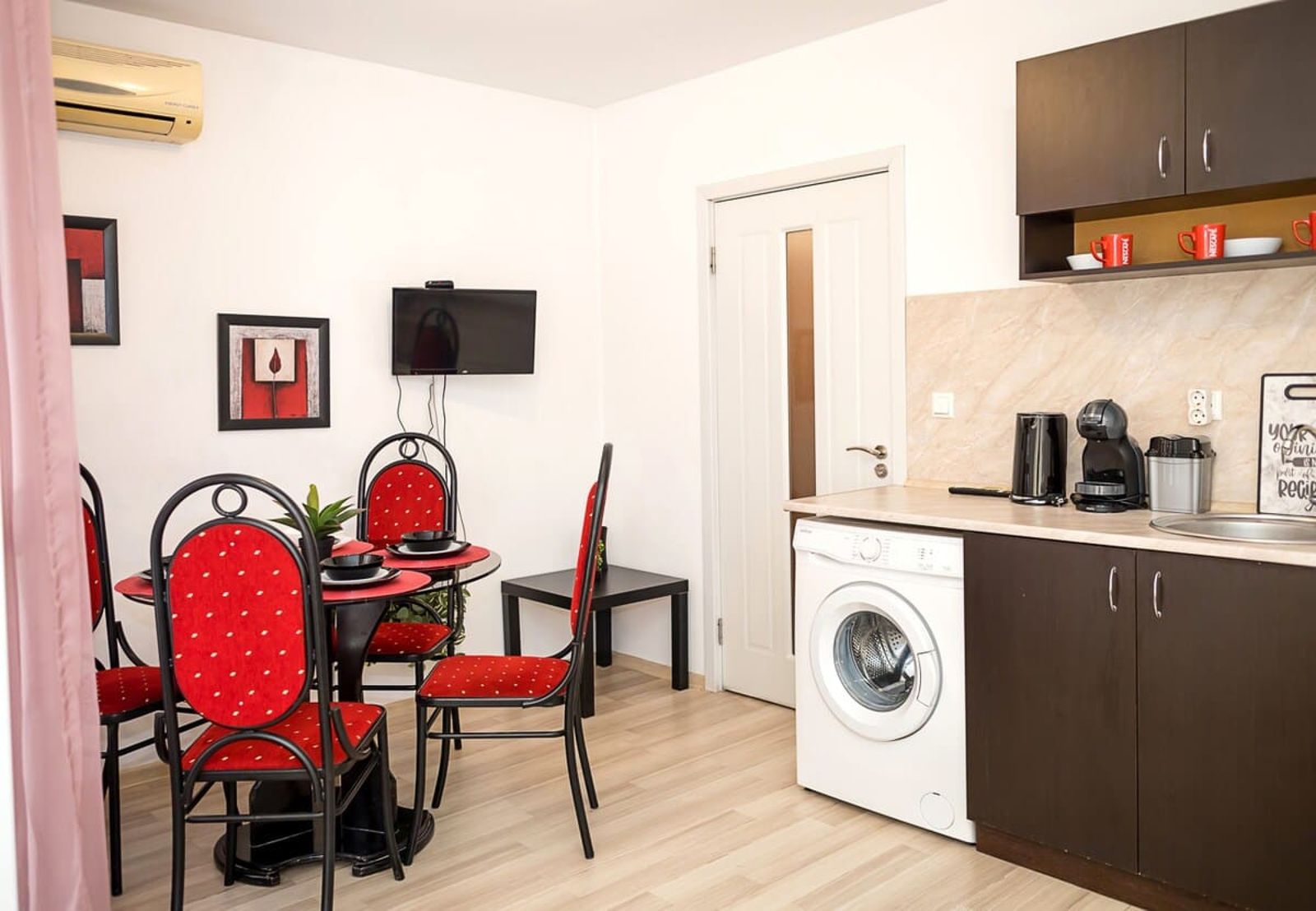 Studio Near Grand Mall Varna | Cozy &amp; Convenient - Photo 2