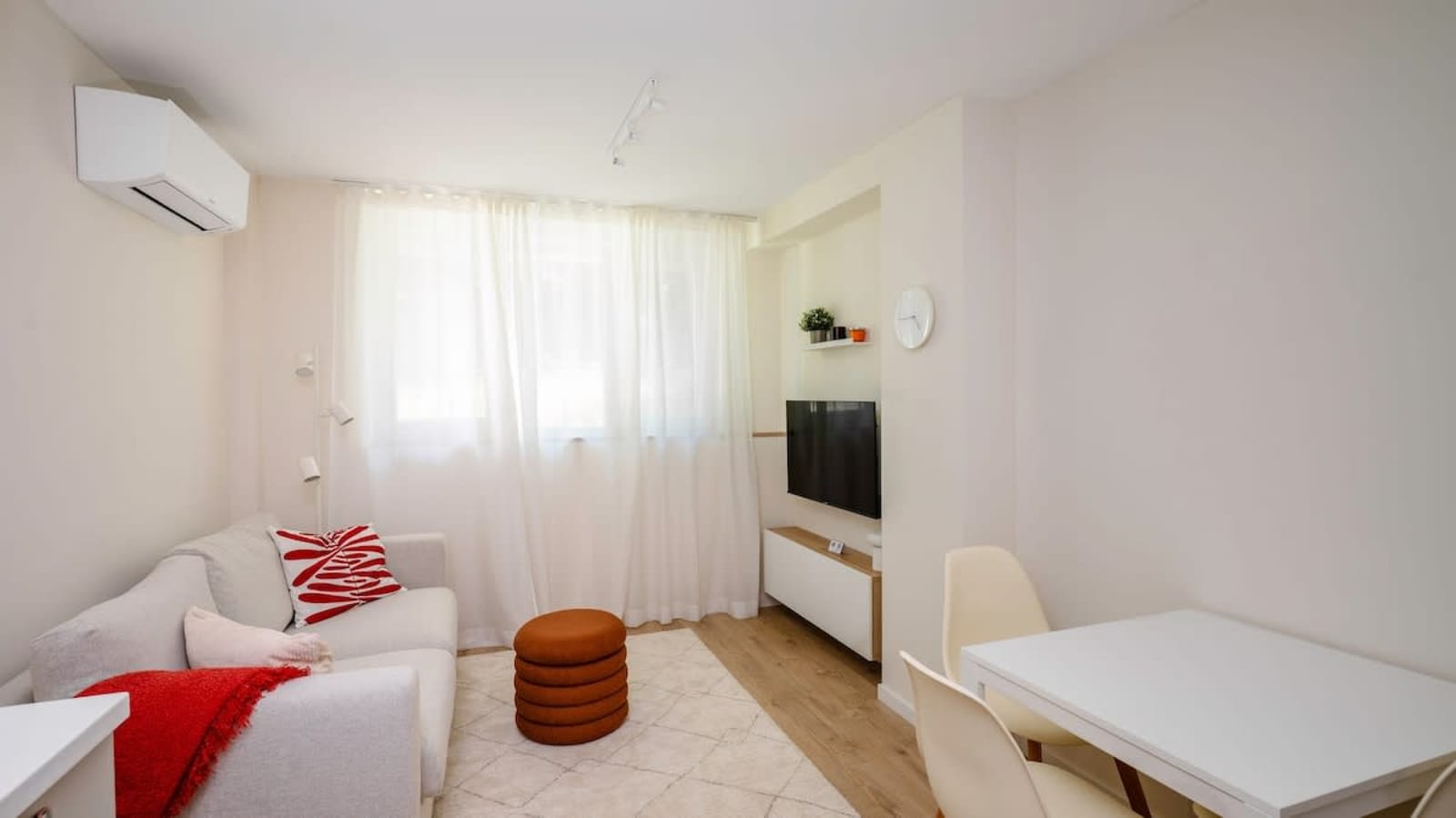 Cozy 1BD Apartment next to NDK - Cover Photo