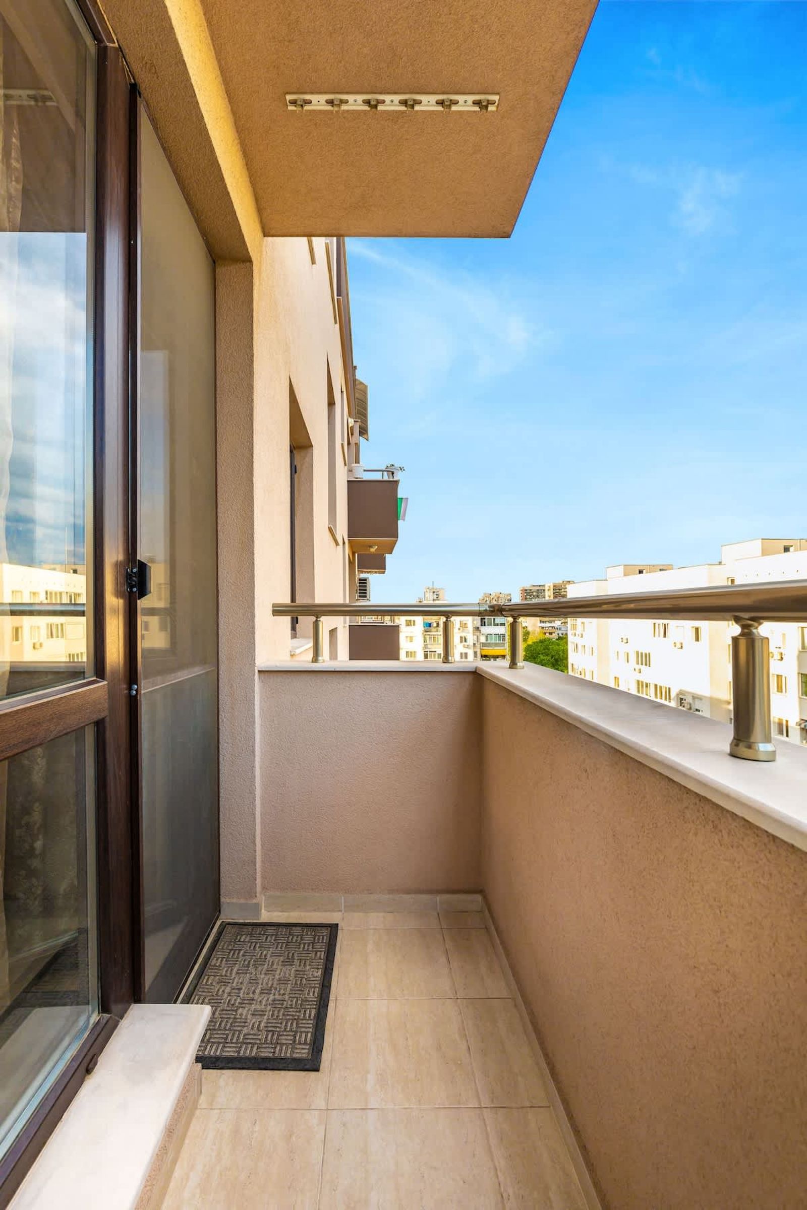 South Plovdiv - 2BD Flat with Balcony - Photo 20