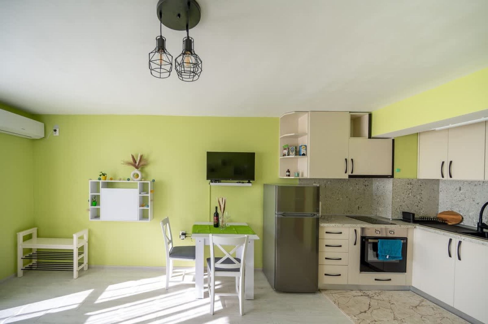 Skyline Studio - Photo 9