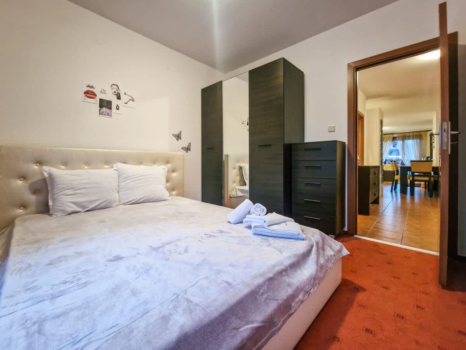 Cozy 2-Bedroom Stay with Parking in OLD INN Bansko - Photo 11