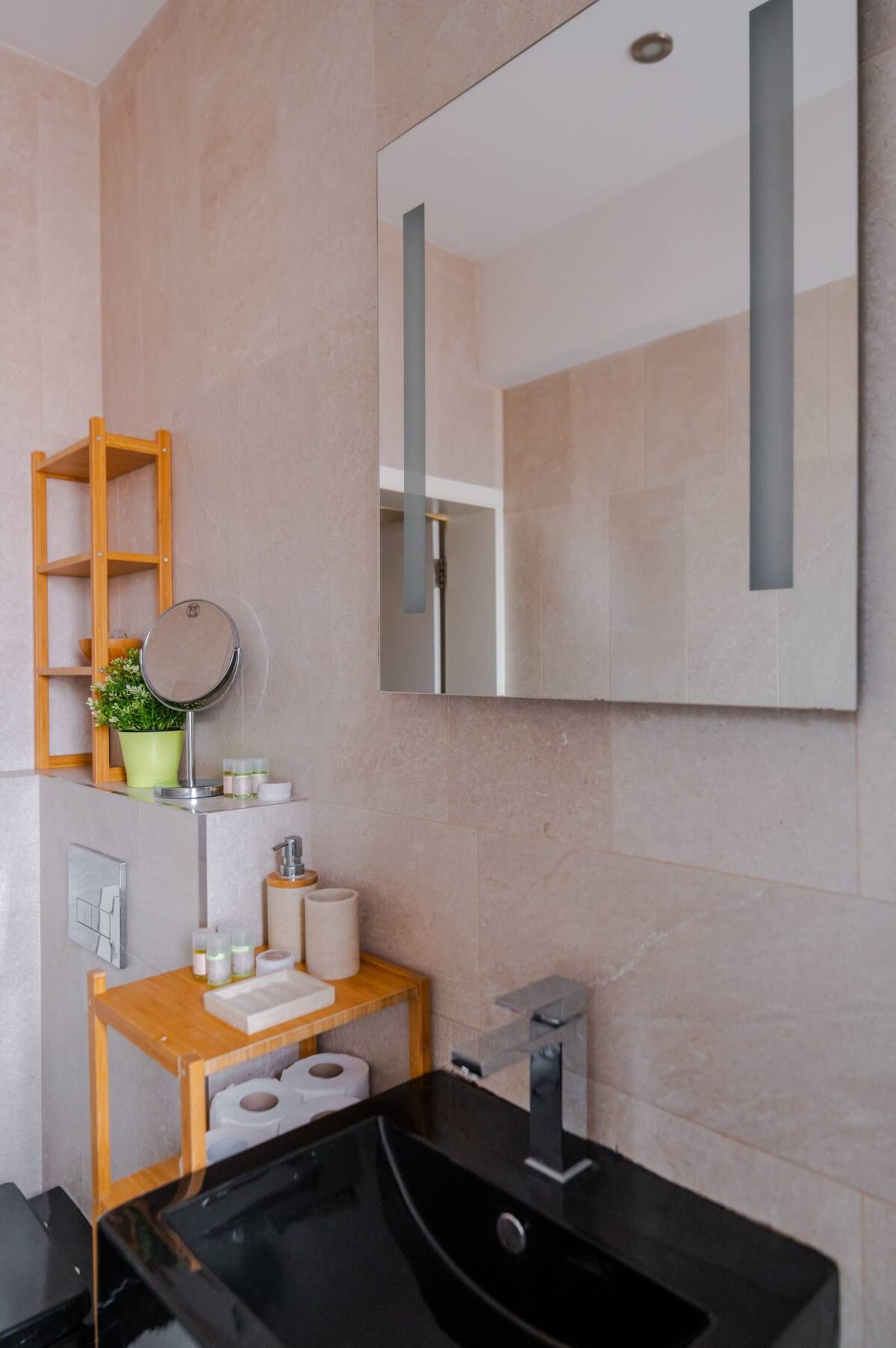 The Honeycomb Hideaway - Photo 19