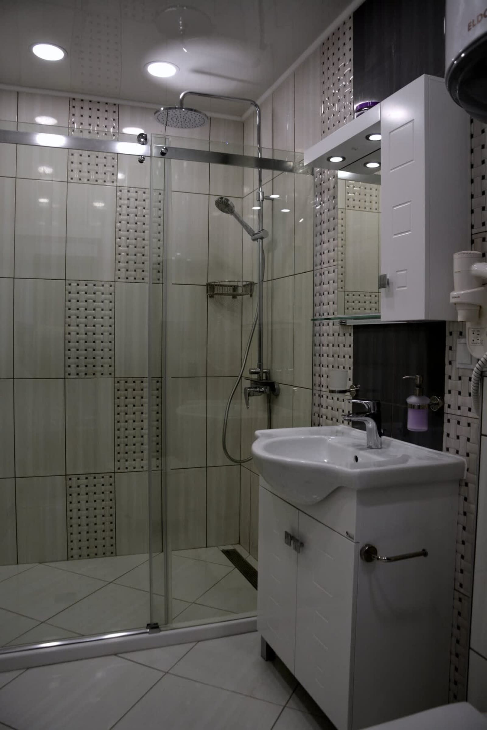 Unbeatable Location: New Lux Apartment Varna beach - Photo 29