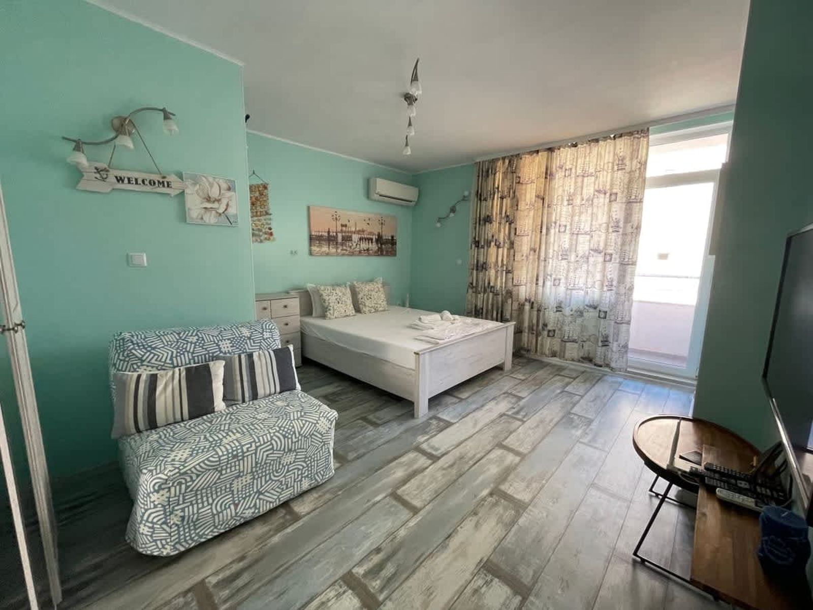 Bright 1BD Apartment with Nice Terrace - Photo 2