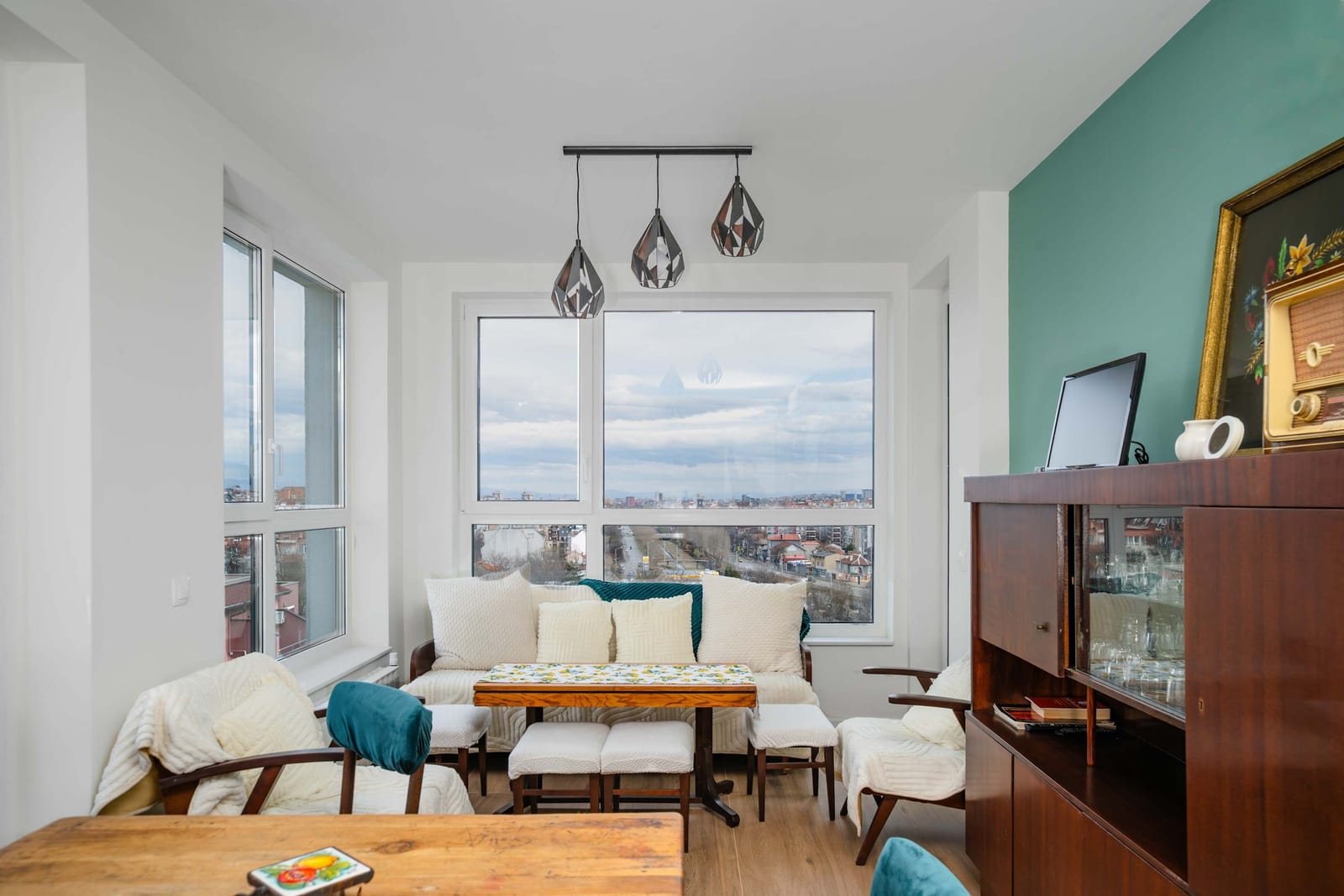 Charming 1BR with Balcony and View - Photo 3