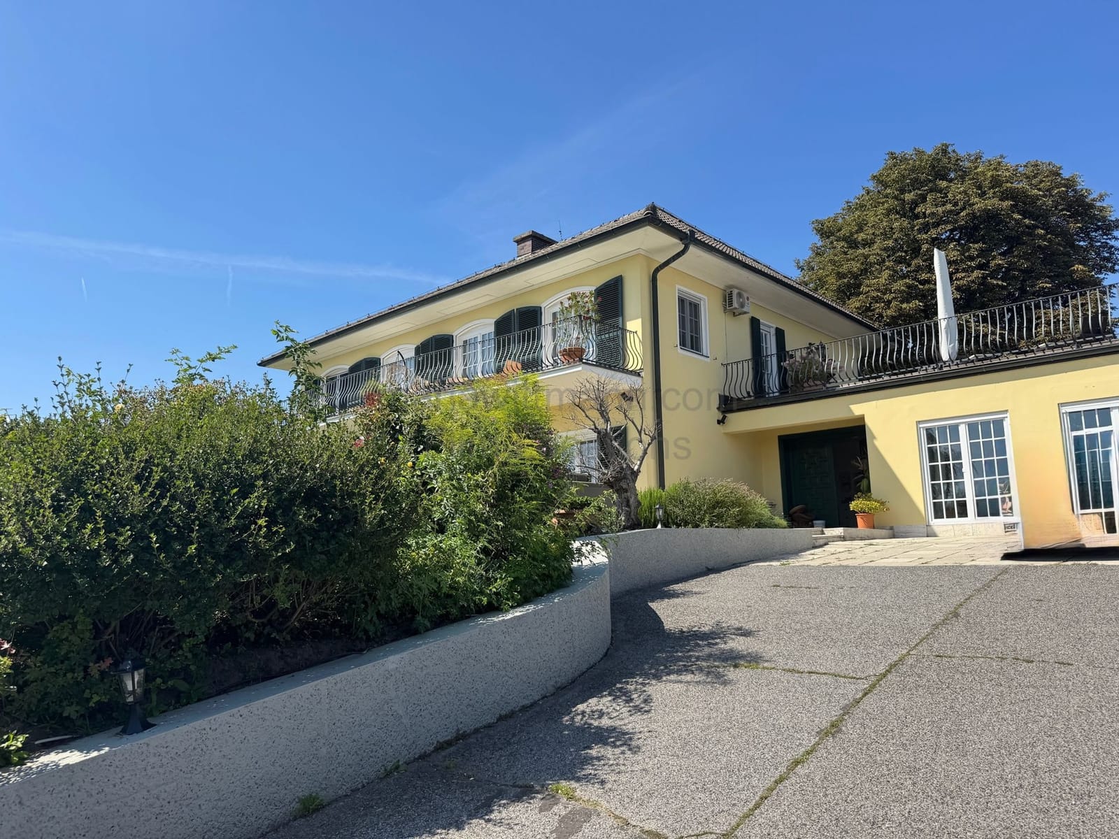 Location 516 - Cover Photo