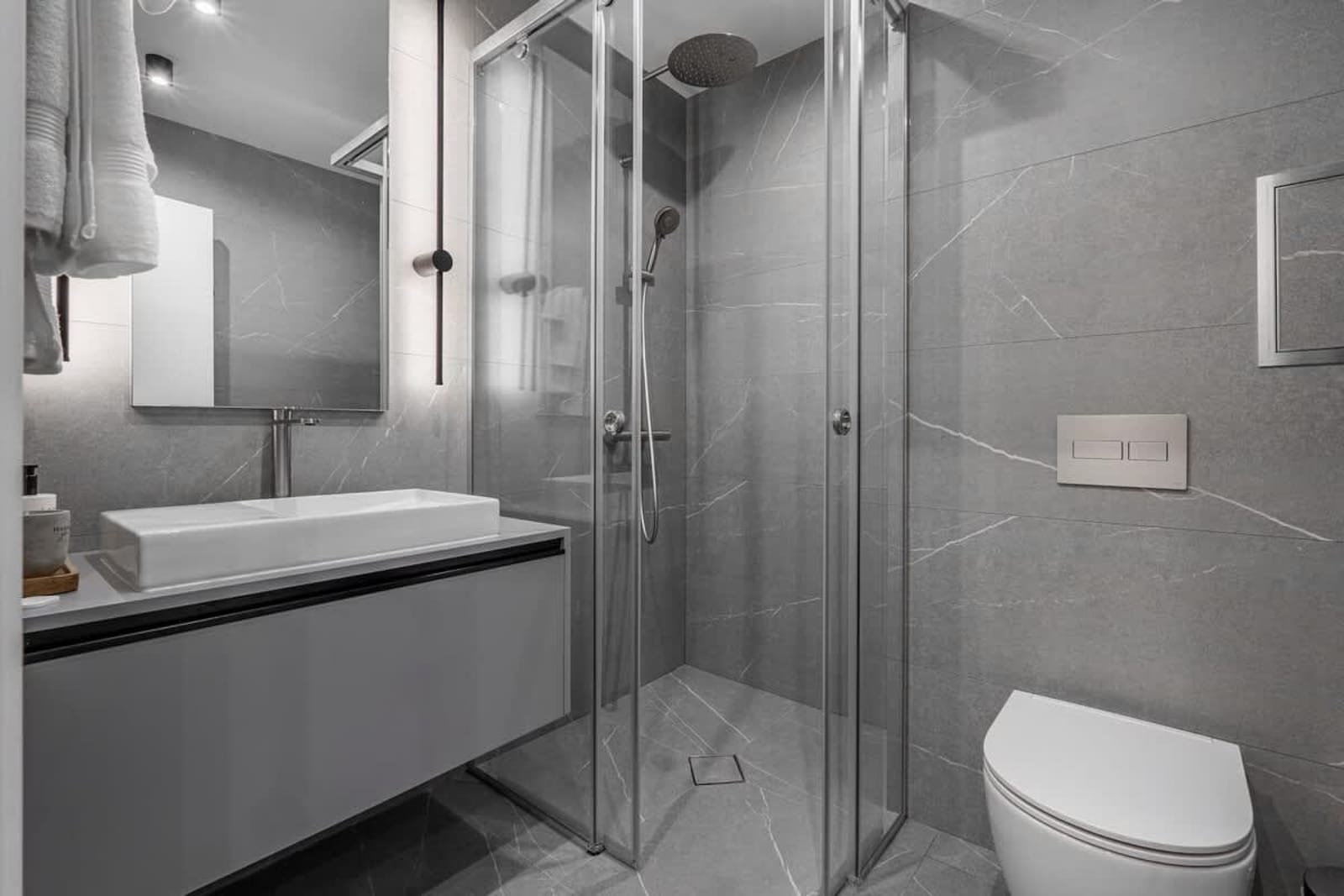 Stylish 1BR with Balcony &amp; Parking | Skyline Varna - Photo 27