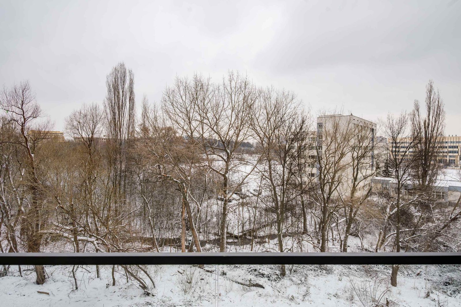 Spacious 2BR Apartment - Modern Design - Photo 34