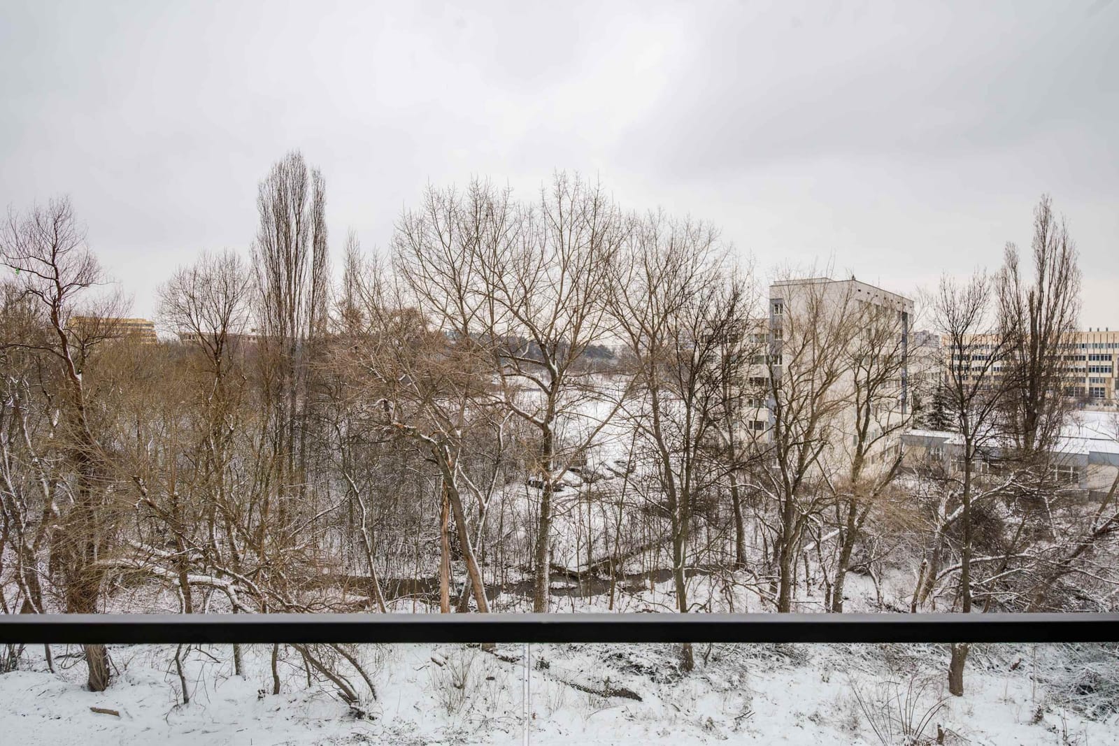 Spacious 2BR Apartment - Modern Design - Photo 34