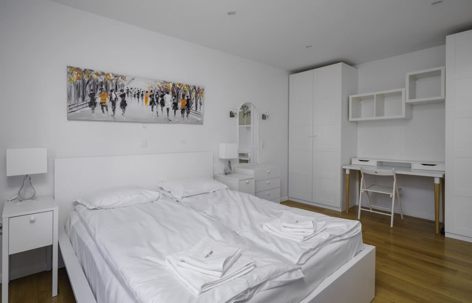 Bright &amp; Cozy 1BD Flat with Balcony | South Park - Cover Photo