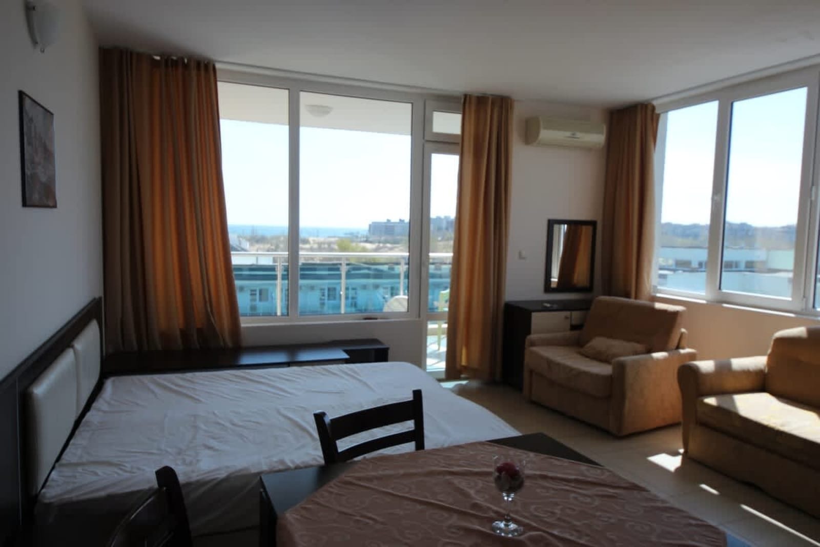 Family Studio in Sunny Beach Apartments - Photo 14