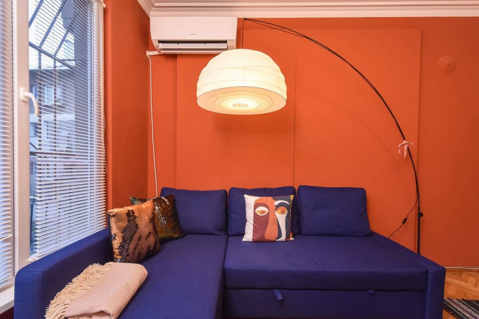 Vintage Spot - Colorful One-Bedroom Apartment - Photo 10