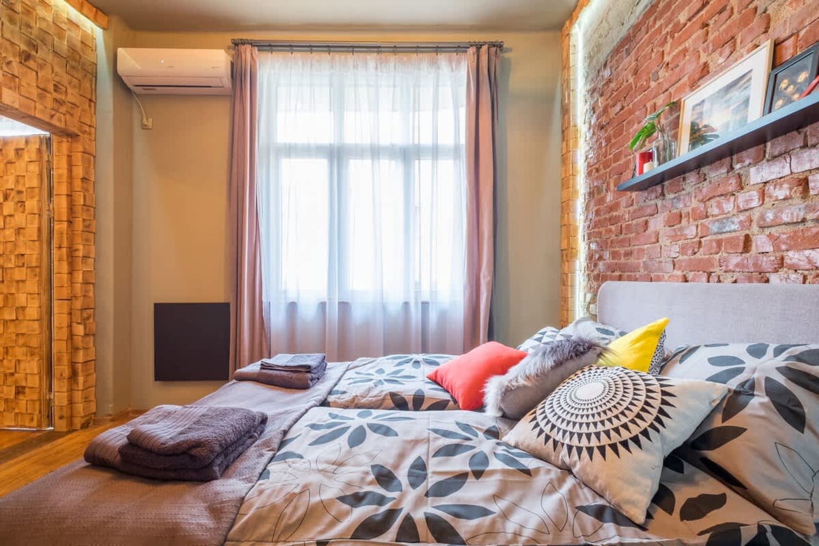 2 BDR &amp; 2 BTHR Funky Apartment / Supreme Location - Photo 50