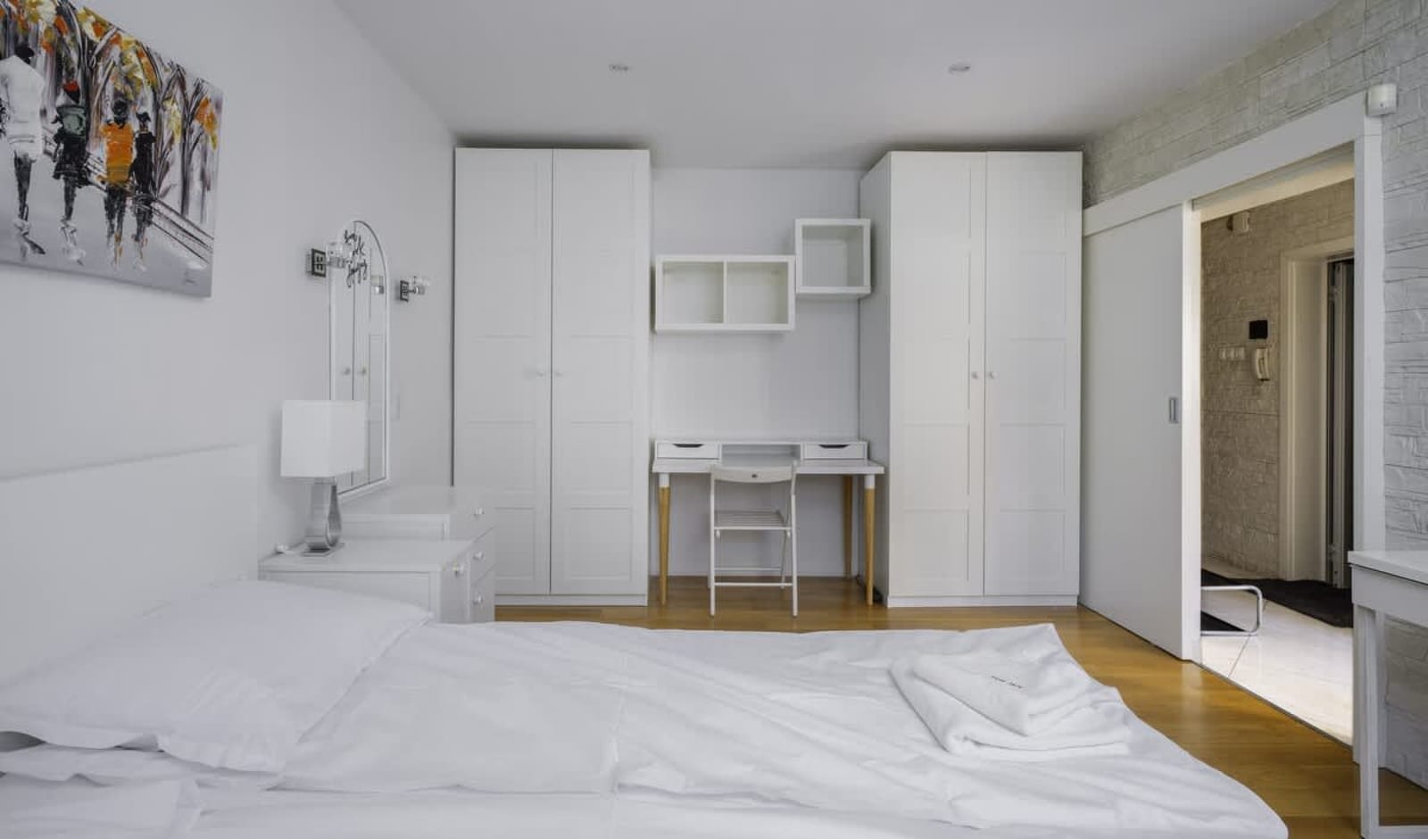 Bright &amp; Cozy 1BD Apartment close to South Park - Photo 4