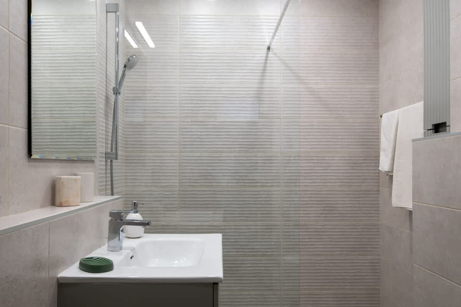 Retro-Chic 1BR Apartment next to Vasil Levski Blvd - Photo 28