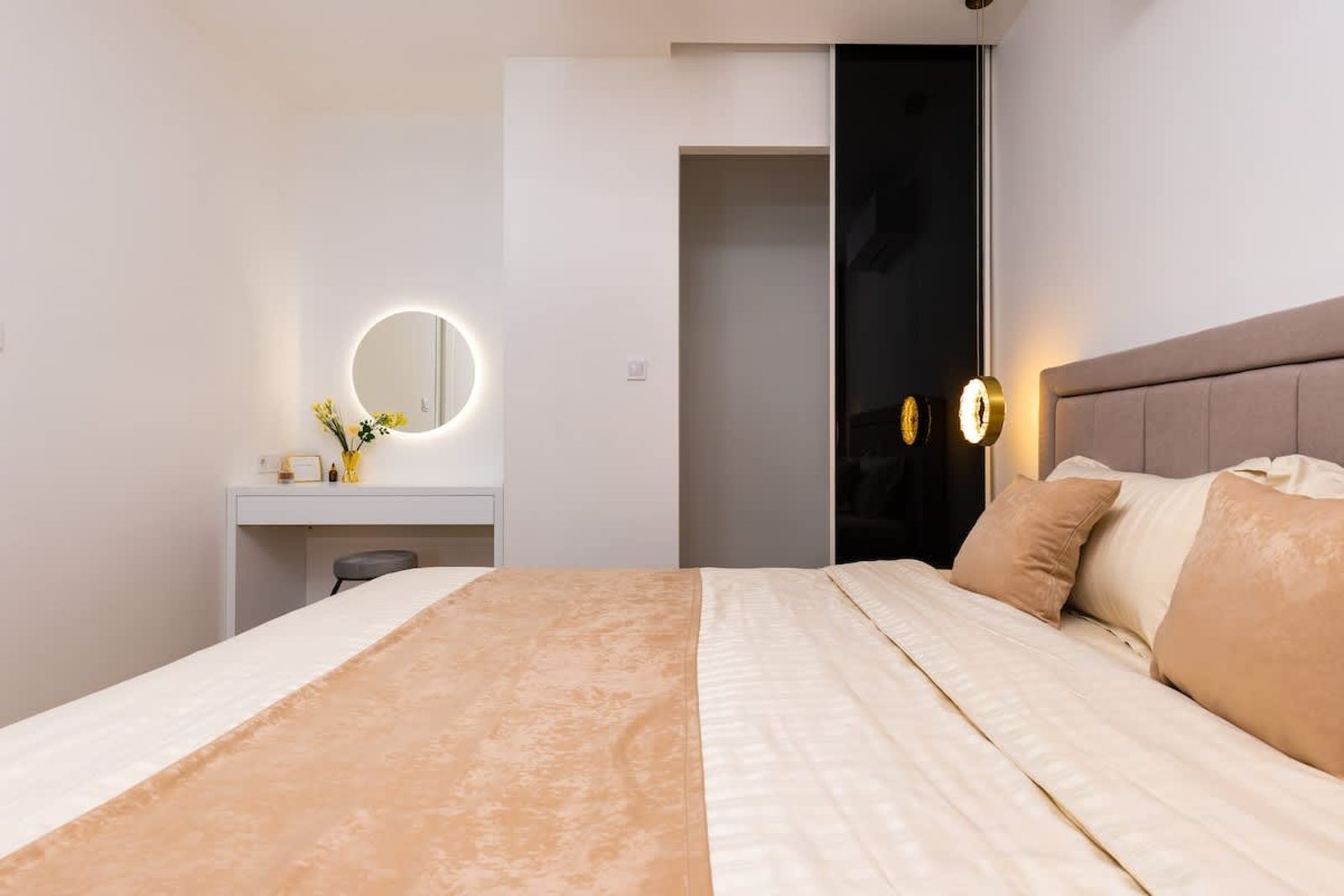 Happy People Plovdiv 1-BD Apartment - White - Photo 6