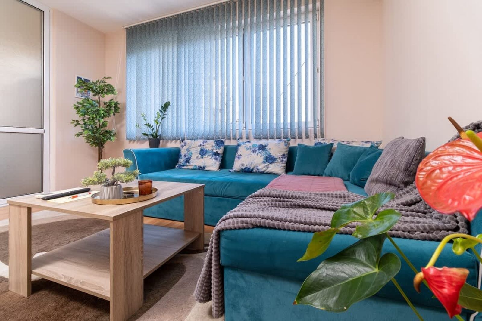 Comfortable 2BR Urban Getaway in City Center - Photo 6