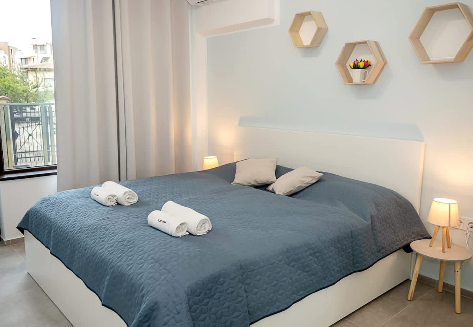 Skyline Varna – Stylish 1BD City Apartment - Photo 2