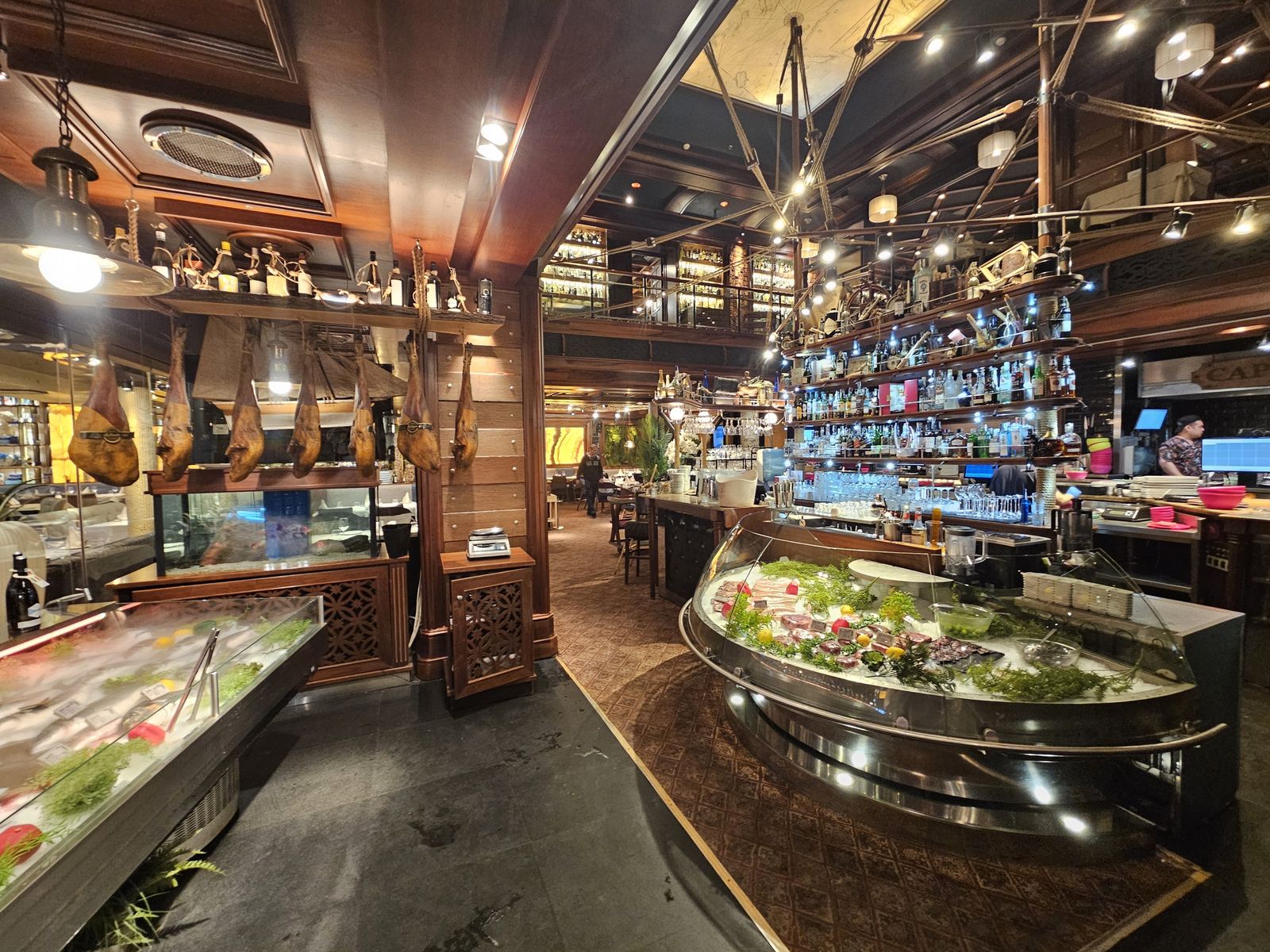 Adventurous High-luxury Restaurant in Sofia - Photo 10