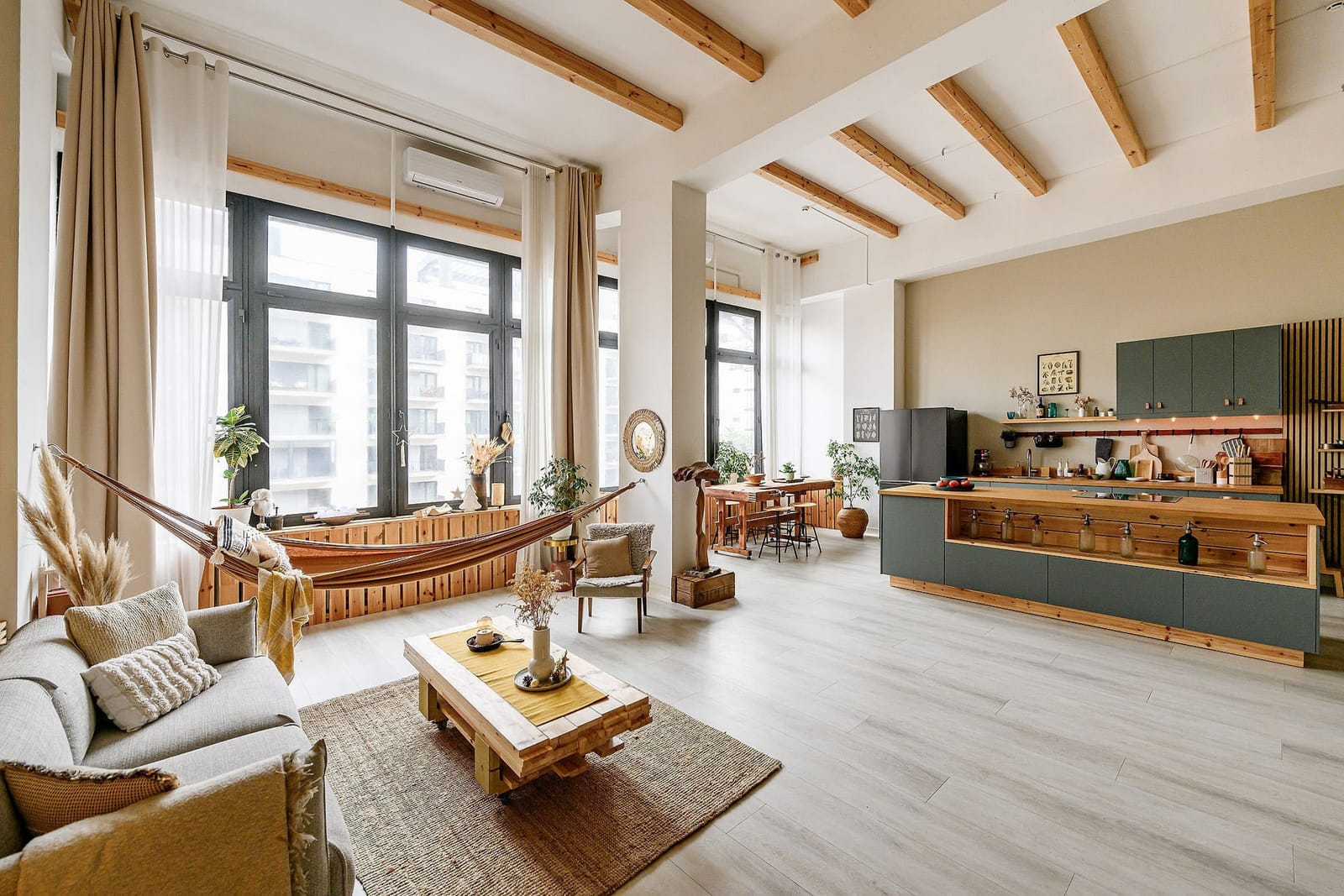 Frame4Studio - 300sqm with two kitchen - Cover Photo