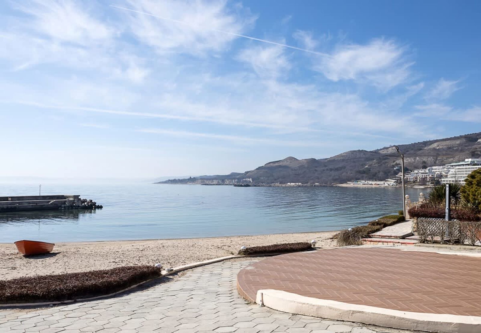 Seaside Bliss: Elegant 1BD with Stunning View - Photo 25