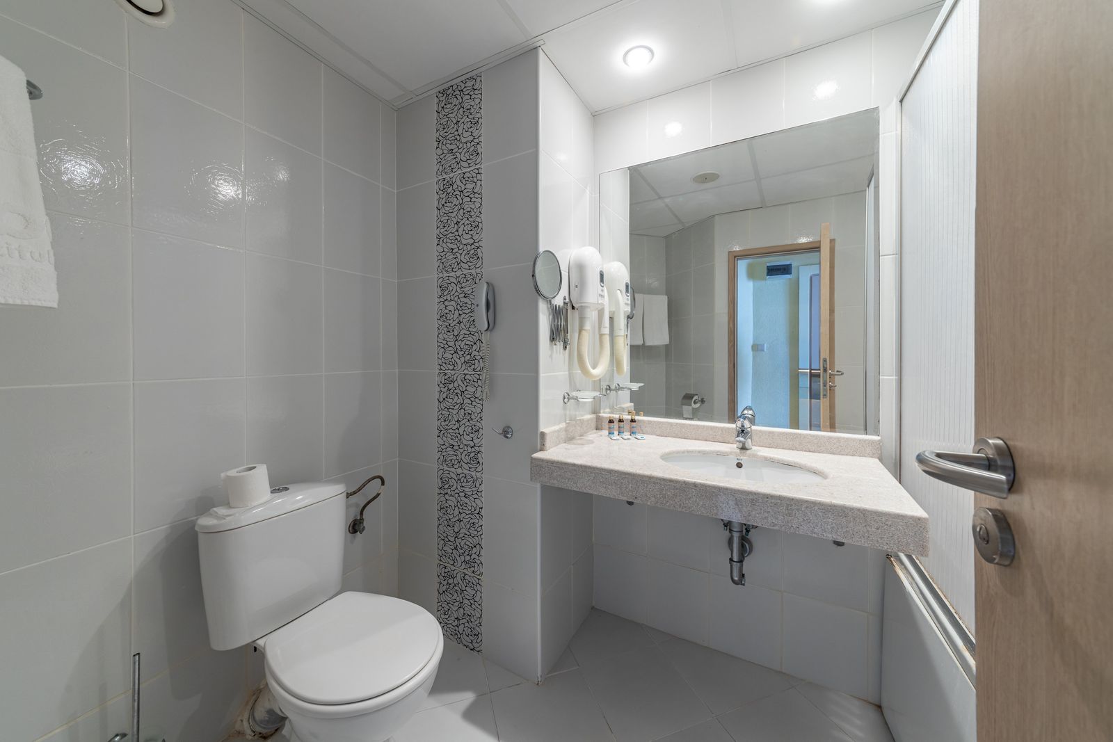 Slavuna Hotel - Photo 23