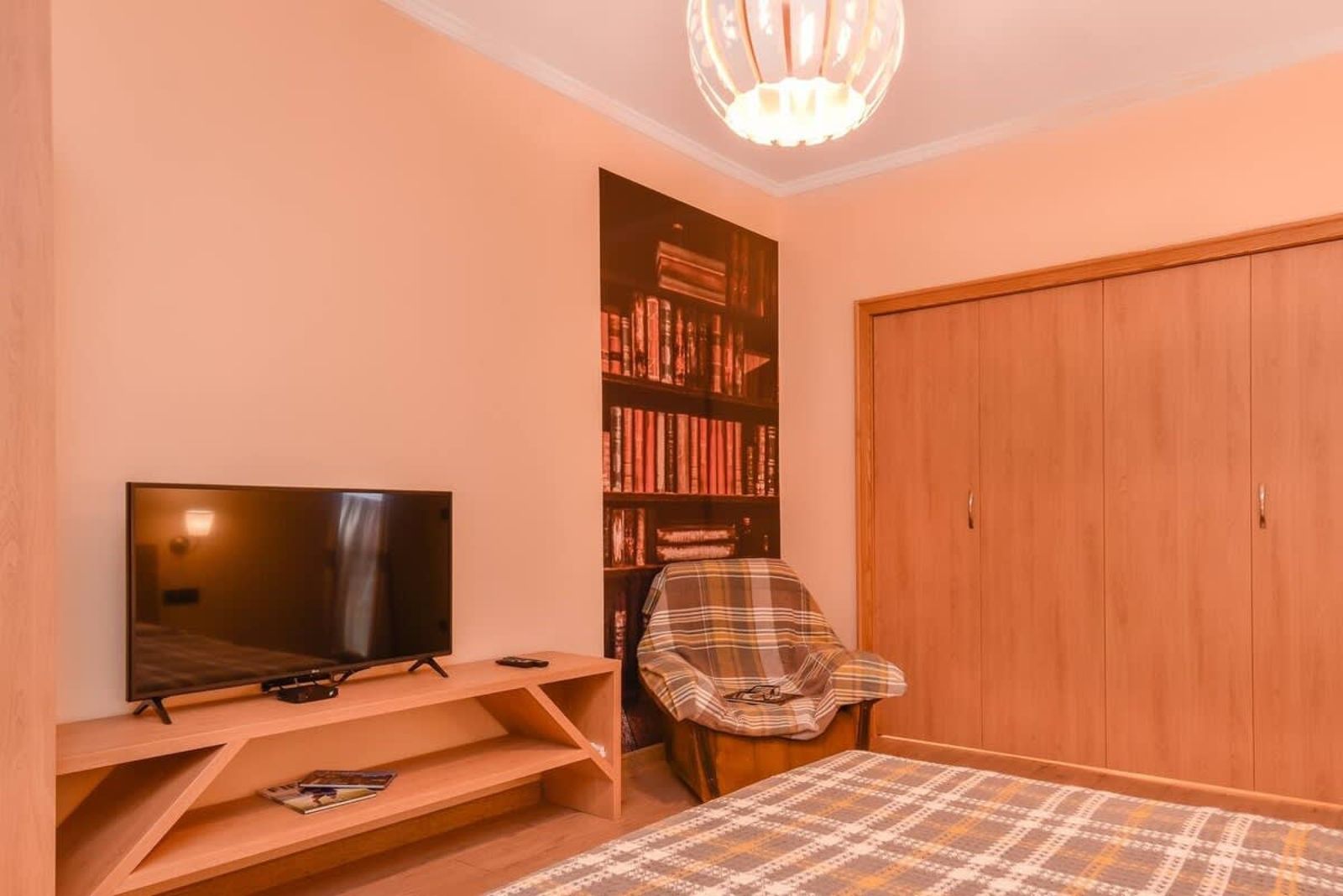 Sofia Dream Apartments - 3BD, 2BTHR - The Library - Photo 16