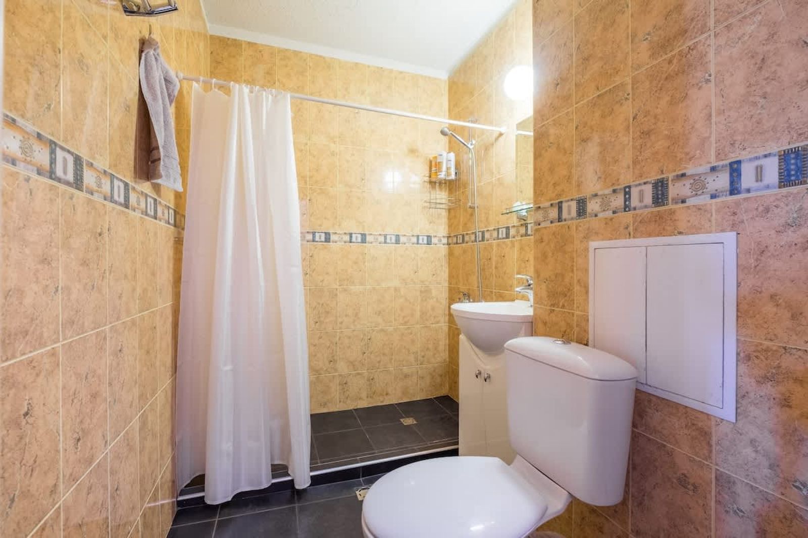 Cozy 1BD Flat in Central Sofia - Walk to Monuments - Photo 35